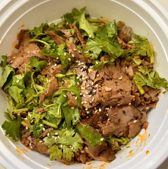 Boeuf Dans Une Sauce Épicéé / Beef in a Spicy Sauce / 辣子牛肉